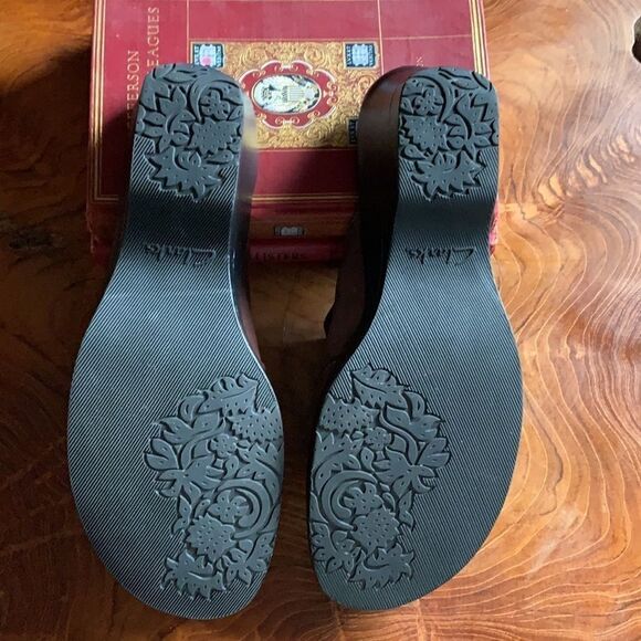 Clarks Brown Nubuck Suede Leather Clogs Mules - Picture 6 of 7